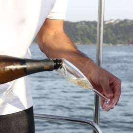 Lisbonne : Visite privée en catamaran de luxe avec boisson de bienvenue