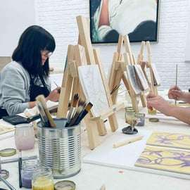 Peignez votre carreau et créez votre pièce unique dans une galerie d'art à Lisbonne