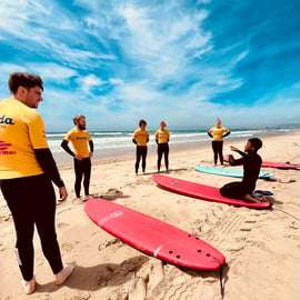 Leçon de surf exclusive à Caparica