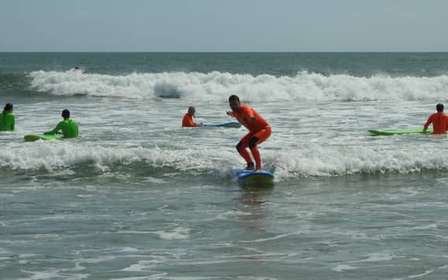 Sintra : Leçon de surf en groupe de 2 heures à Praia Grande