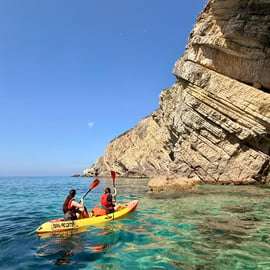 Depuis Lisbonne : Visite en petit groupe du parc d'Arrabida en kayak