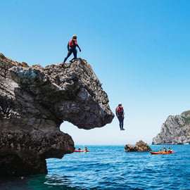Lisbonne : Aventure de coasteering dans le parc naturel de Sesimbra/Arrábida