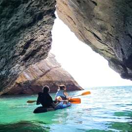 Sesimbra: visite guidée en kayak du parc naturel d'Arrabida et des grottes