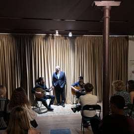 Lisbonne : spectacle de fado en direct dans le quartier historique de l'Alfama avec vin de Porto