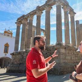 Au départ de Lisbonne : Évora, chapelle des os et visite œnologique dans l'Alentejo