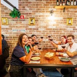 Lisbonne : visite en petit groupe à pied sur le thème de la gastronomie et du vin