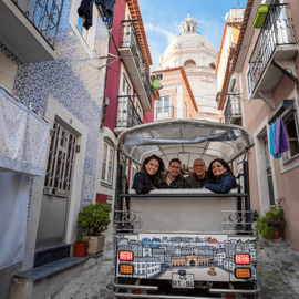 Lisbonne : visite guidée privée d'une demi-journée en tuk-tuk