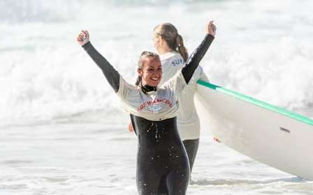 Ericeira : cours de surf en groupe avec des moniteurs locaux