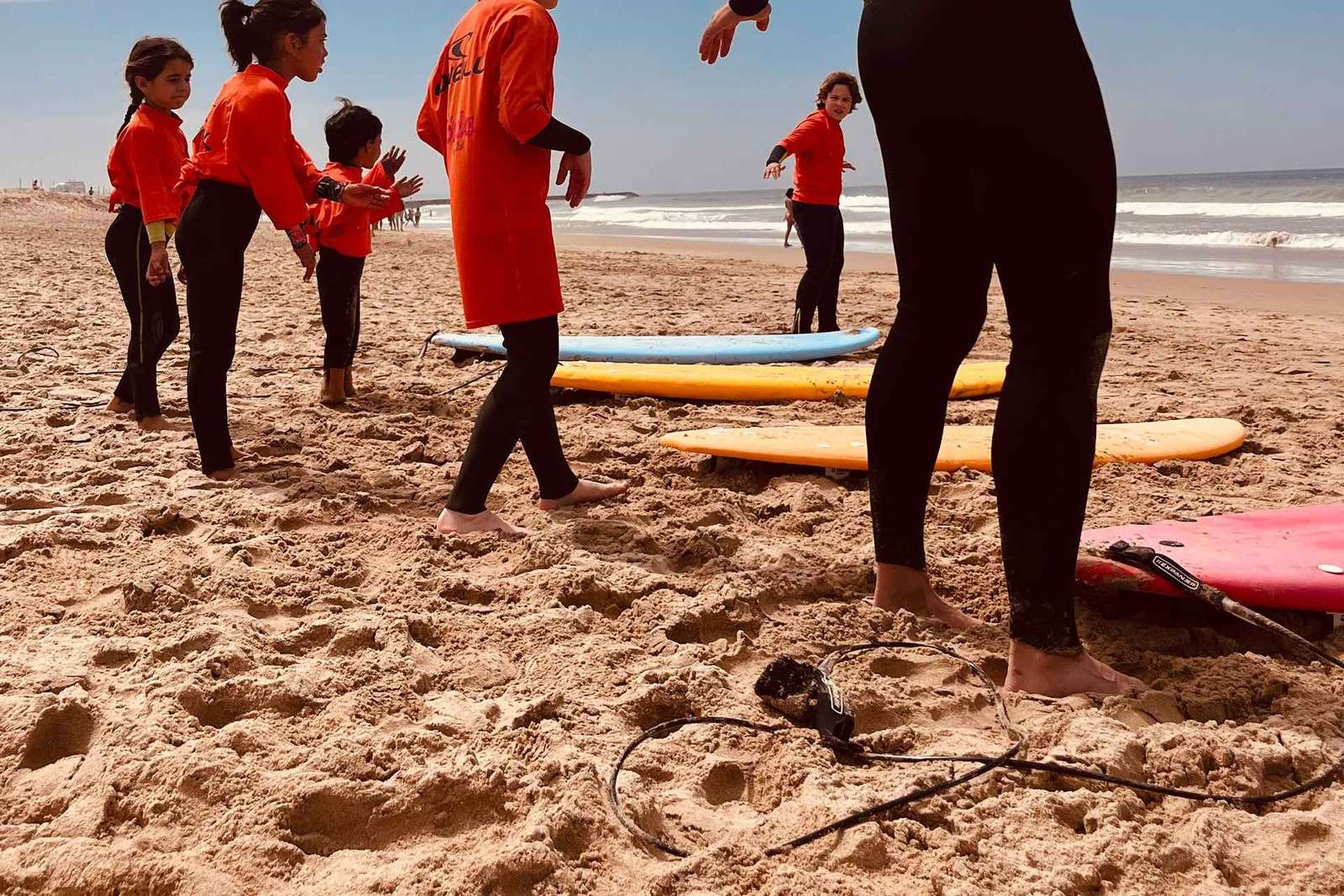 Cours de surf pour débutants à Caparica (Lisbonne)