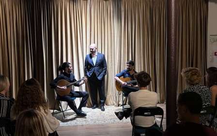 Lisbonne : spectacle de fado en direct dans le quartier historique de l'Alfama avec vin de Porto