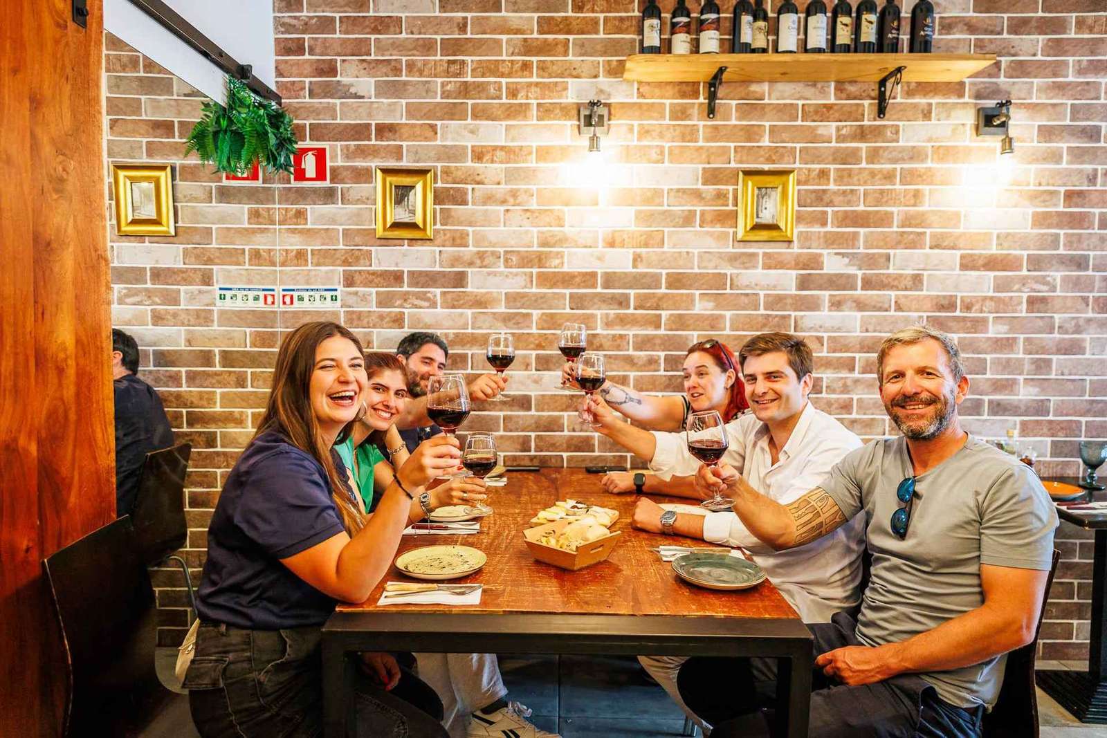 Lisbonne : visite en petit groupe à pied sur le thème de la gastronomie et du vin