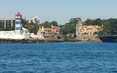 Les secrets de la côte de Cascais : croisière de 90 minutes avec boissons gratuites