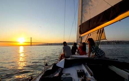 Go Sailing - Excursion en voilier à Lisbonne avec vin et collations