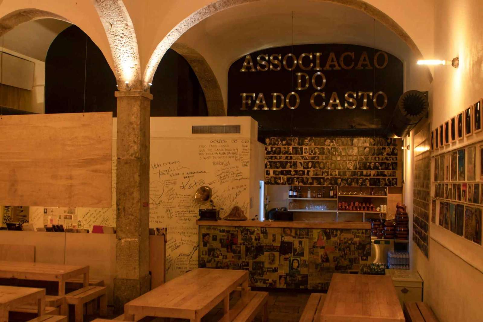 Lisbonne : Nuit du fado avec dîner dans un club de fado