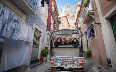 Lisbonne : visite guidée privée d'une demi-journée en tuk-tuk