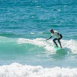 Ericeira : cours de surf en groupe avec des moniteurs locaux
