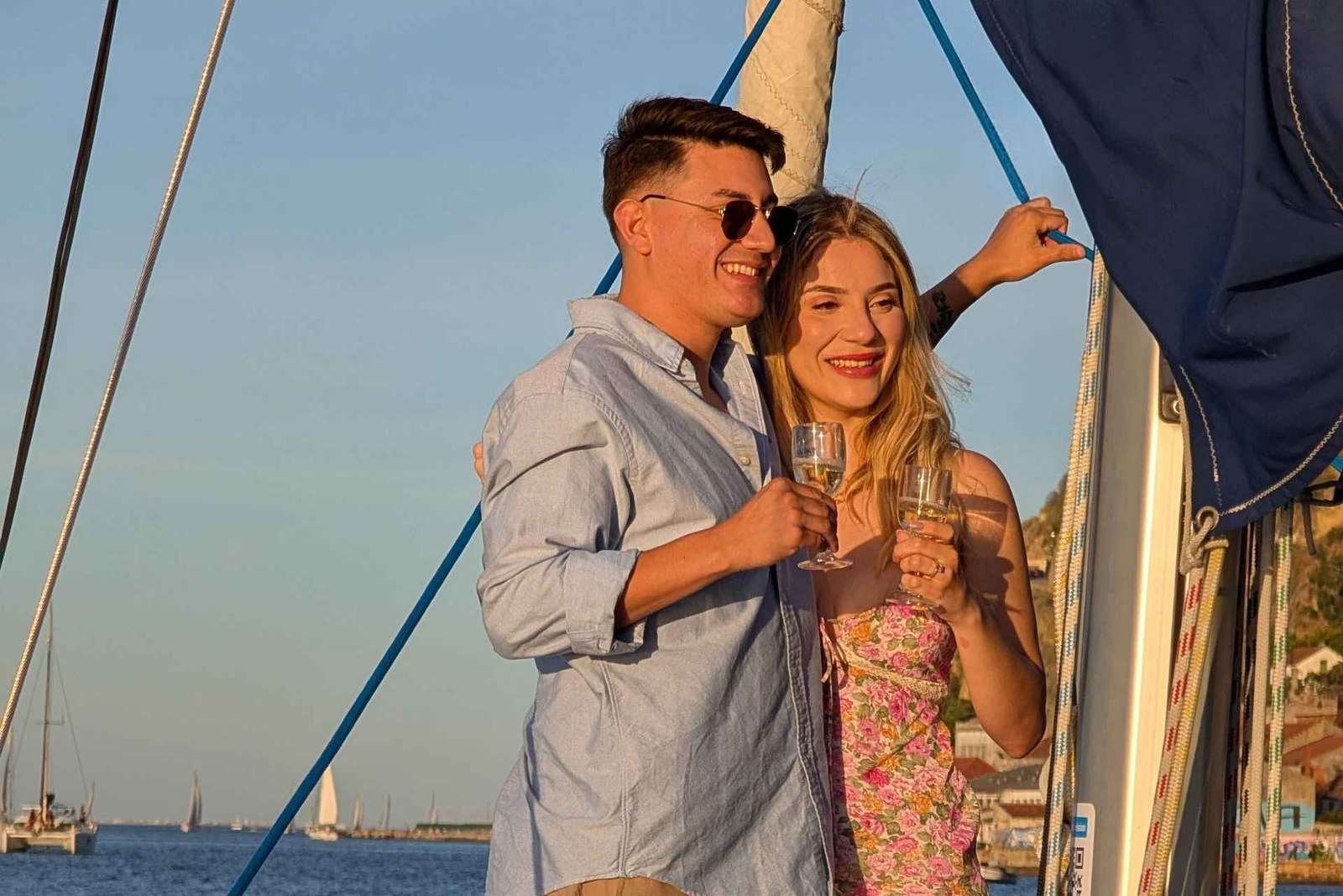 Lisbonne : Excursion en bateau-boutique privé - Naviguez avec style