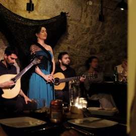 Lisbonne : Spectacle de fado et dîner portugais