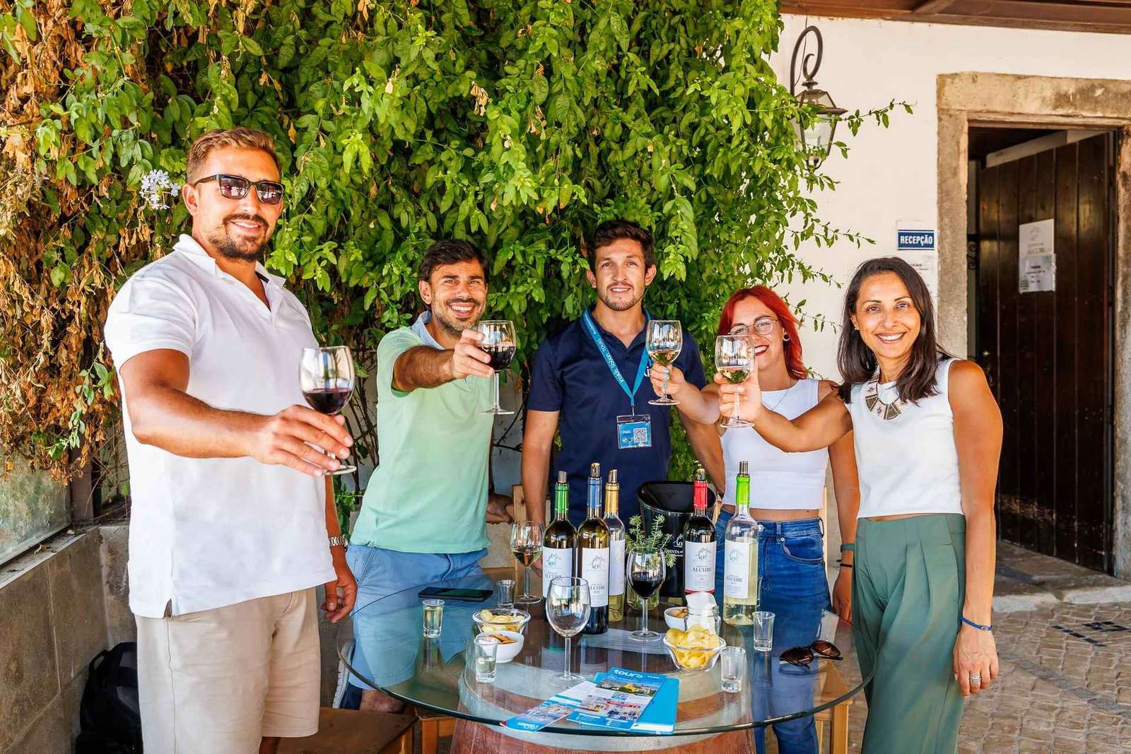 Lisbonne : Excursion d'une journée à Arrábida et Sesimbra avec vin