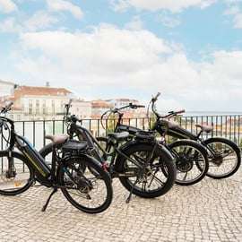 Lisbonne : visite des collines, de l'Alfama et de la Mouraria en vélo électrique