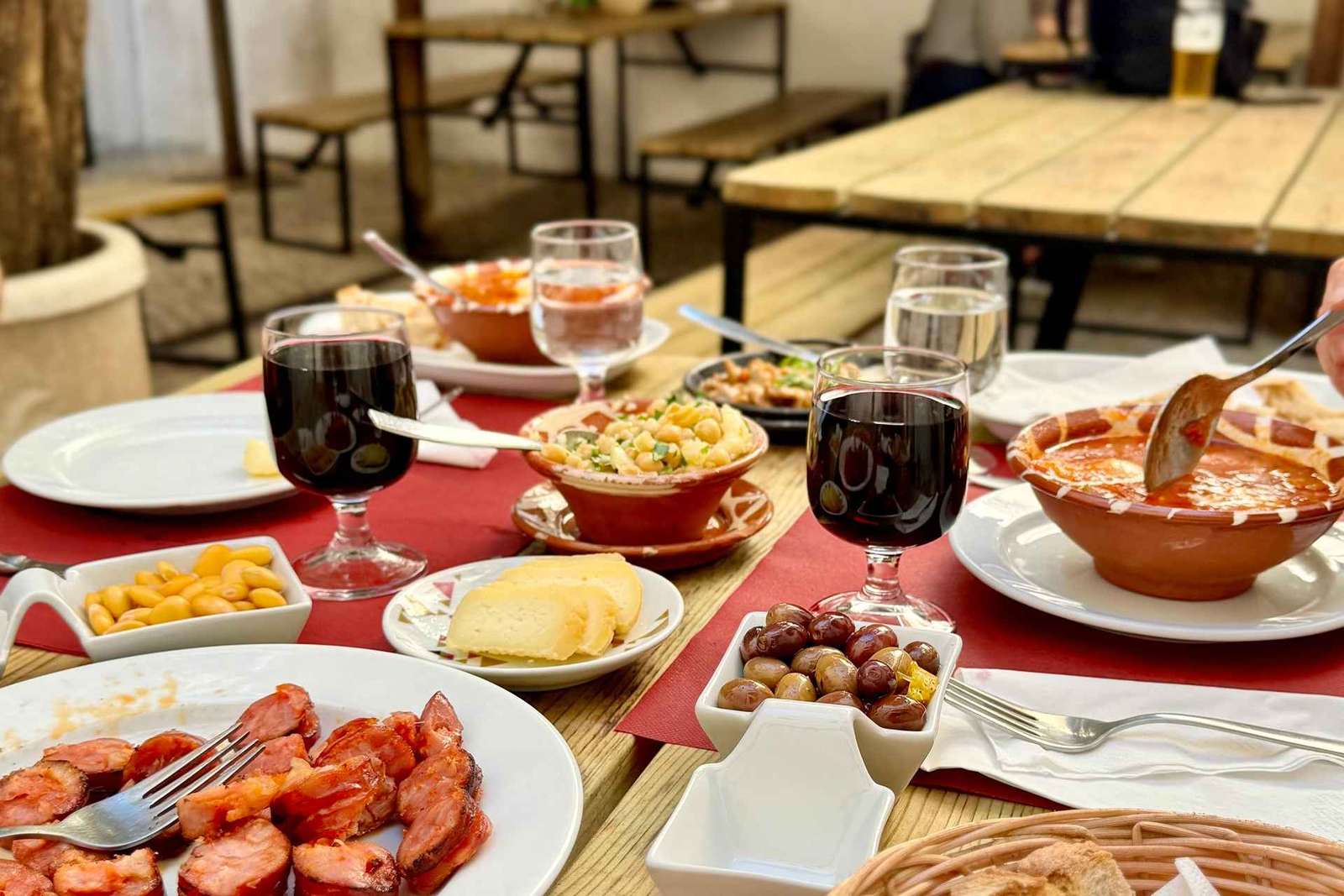 Visite gastronomique de Lisbonne : dégustations et vins locaux (18 ans et +)