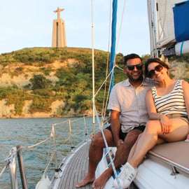 Lisbonne : croisière au crépuscule – croisière à l'heure dorée avec boisson de bienvenue
