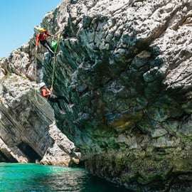 Lisbonne : Aventure de coasteering dans le parc naturel de Sesimbra/Arrábida