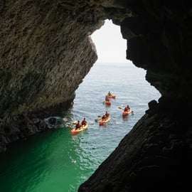 Depuis Lisbonne : Visite en petit groupe du parc d'Arrabida en kayak