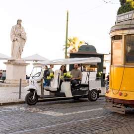 Lisbonne : visite citadine privée en tuk tuk avec un guide spécialiste