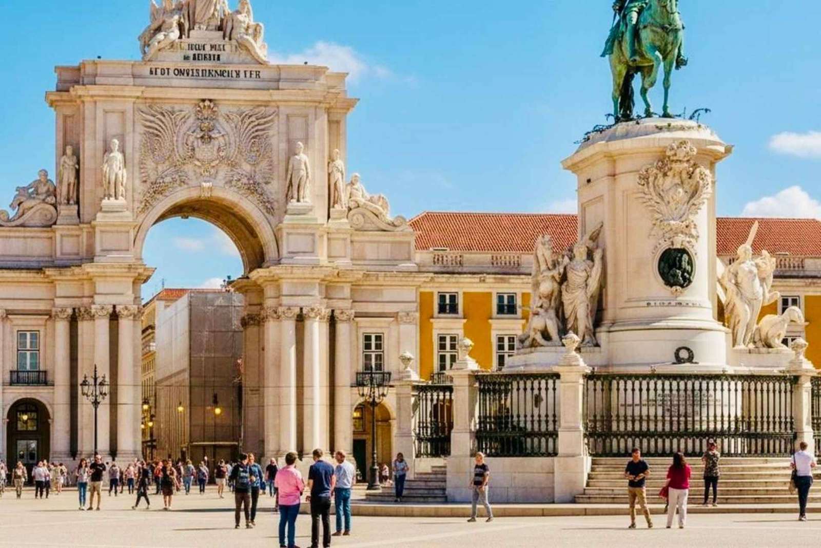 Lisbonne : visite privée en tuk-tuk avec prise en charge à l'hôtel