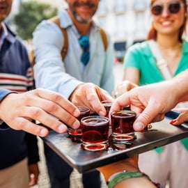 Lisbonne : visite en petit groupe à pied sur le thème de la gastronomie et du vin