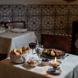 Lisbonne : Spectacle de fado et dîner portugais