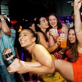 Lisbonne : Tournée des bars avec open bar, shots et entrée au club VIP