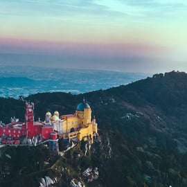 Demi-journée à Sintra, palais de Pena et Regaleira en petit groupe