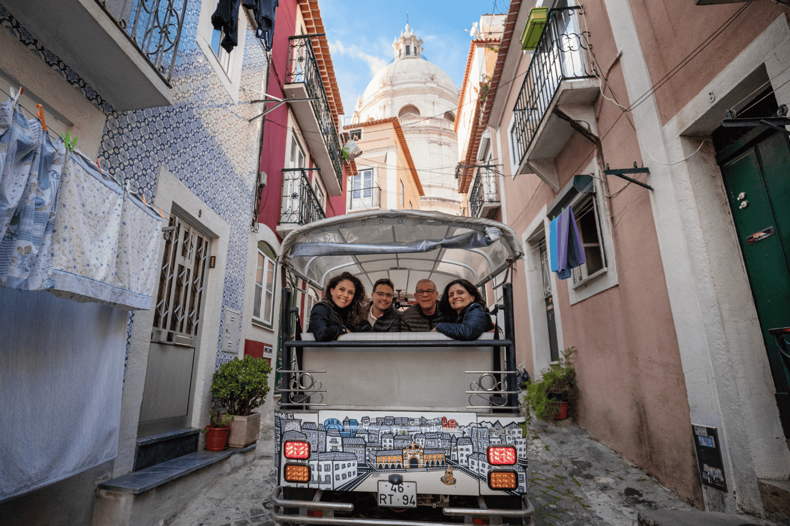 Lisbonne : visite guidée privée d'une demi-journée en tuk-tuk