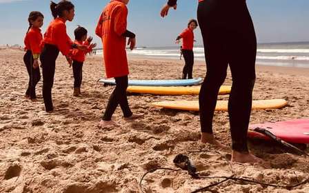 Cours de surf pour débutants à Caparica (Lisbonne)