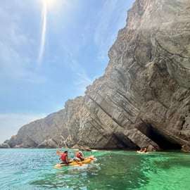 Depuis Lisbonne : Visite en petit groupe du parc d'Arrabida en kayak
