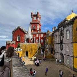 Demi-journée à Sintra, palais de Pena et Regaleira en petit groupe