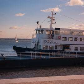 Lisbonne : Tour en bateau sur le fleuve Tage avec une boisson incluse
